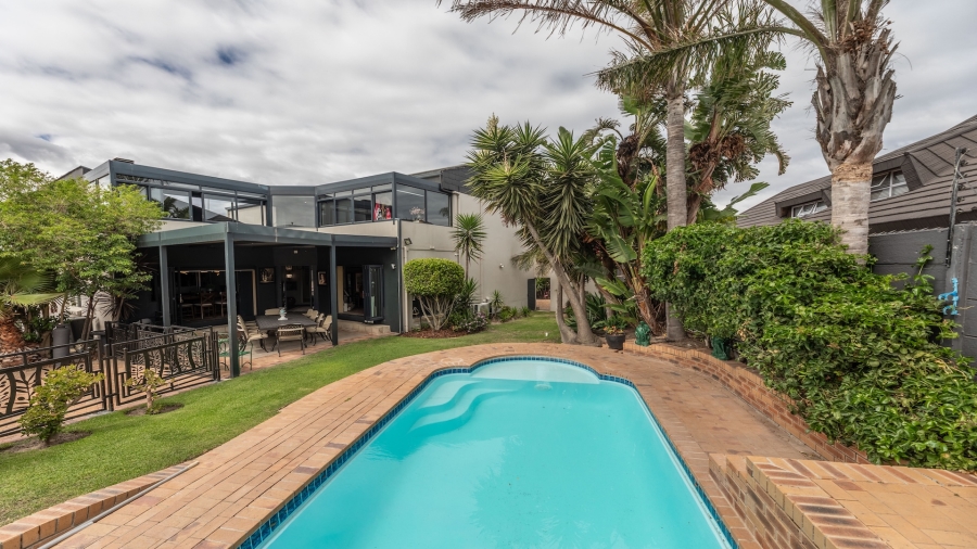 5 Bedroom Property for Sale in Flamingo Vlei Western Cape